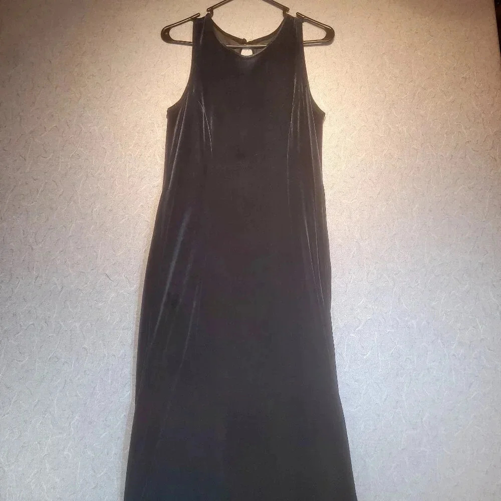 Women's Black  Velvet Full Length Sleeveless Gown CK MEASUREMENTS